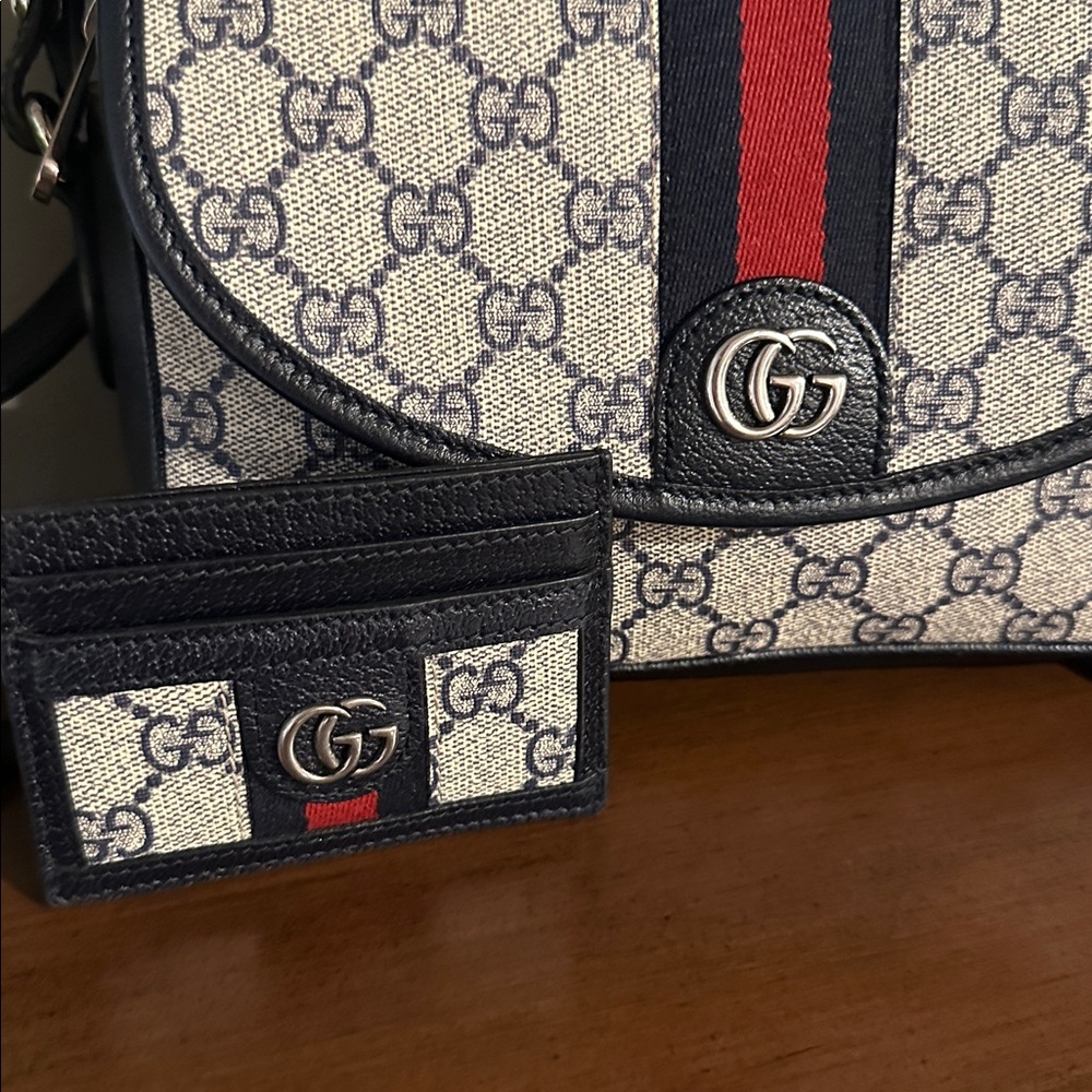 Gucci monogram crossbody - Picture 2 of 14